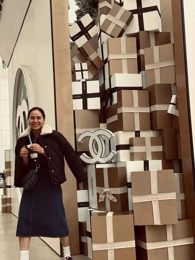 Cũng từ bước xuất phát trên, Thu Vinh lọt vào “mắt xanh” của HLV đội cầu mây CLB Công an nhân dân và được giới thiệu vào đội điền kinh. Từ đó Vinh ăn tập cùng đội điền kinh.