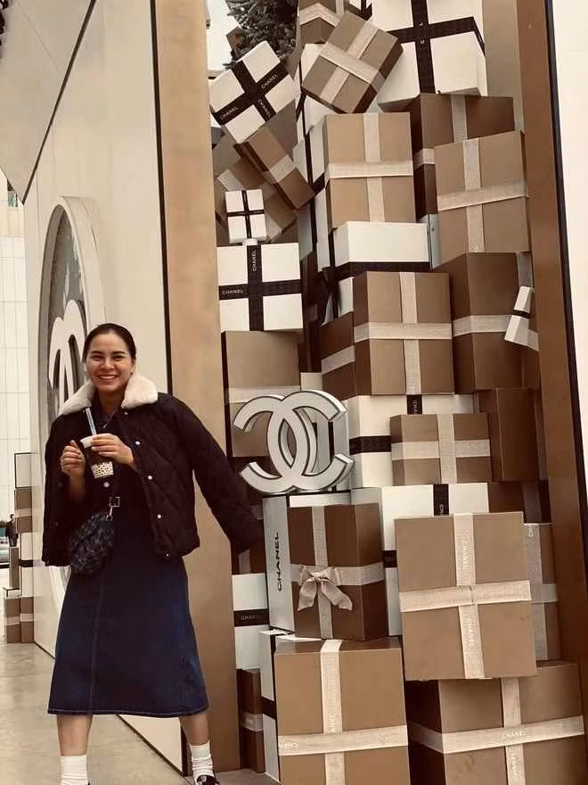 Cũng từ bước xuất phát trên, Thu Vinh lọt vào “mắt xanh” của HLV đội cầu mây CLB Công an nhân dân và được giới thiệu vào đội điền kinh. Từ đó Vinh ăn tập cùng đội điền kinh.