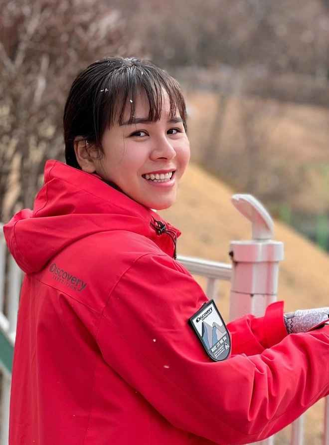 Ngay lập tức những thông tin về Trịnh Thu Vinh nhanh chóng được cư dân mạng quan tâm, đẩy từ khóa “Trịnh Thu Vinh” lọt tìm kiếm phổ biến.