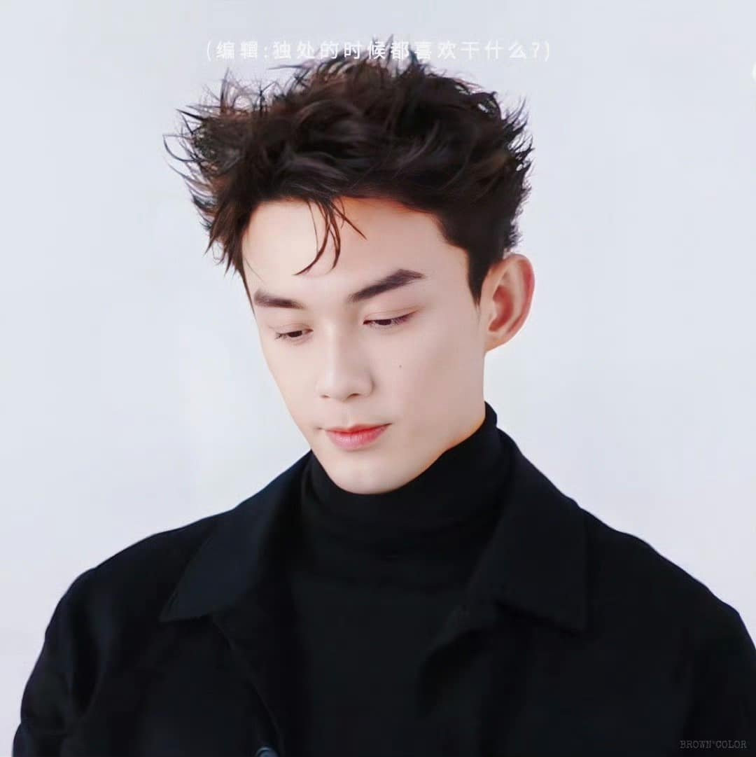 Hiện tại ngoài đi diễn, anh chàng cũng là gương mặt đại diện cho nhiều nhãn hàng nổi tiếng.