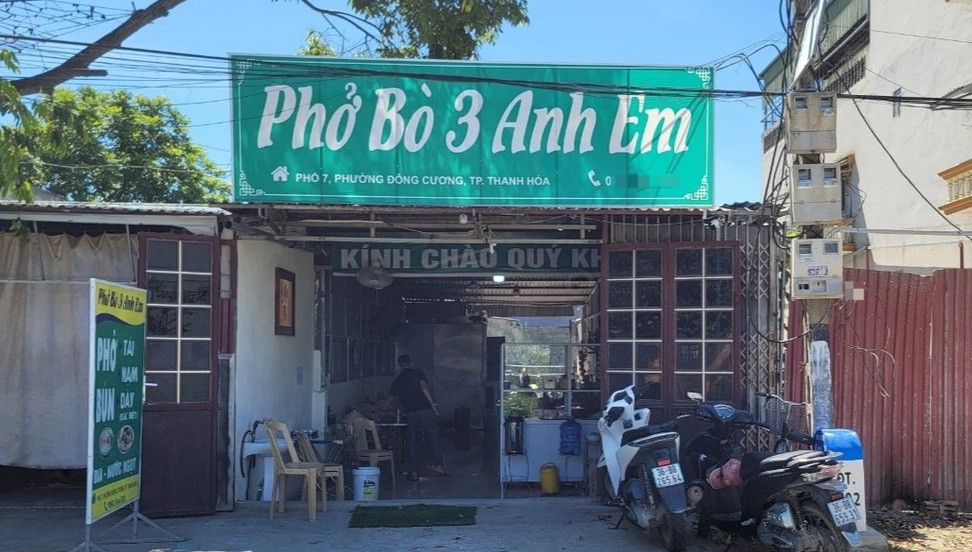 Hành động của anh đã nhận về cơn mưa lời khen đến từ cộng đồng mạng, anh Bảo cũng nhận được rất nhiều lời hỏi thăm, chúc mừng quán phở kinh doanh hồng phát.