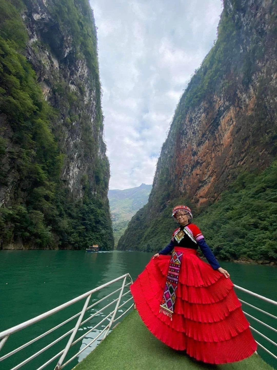 Đôi bạn già đều có cùng đam mê du lịch, khám phá. Bà Lý thường xuyên có những chuyến đi ngắn ngày tham quan các tỉnh thành trên cả nước.