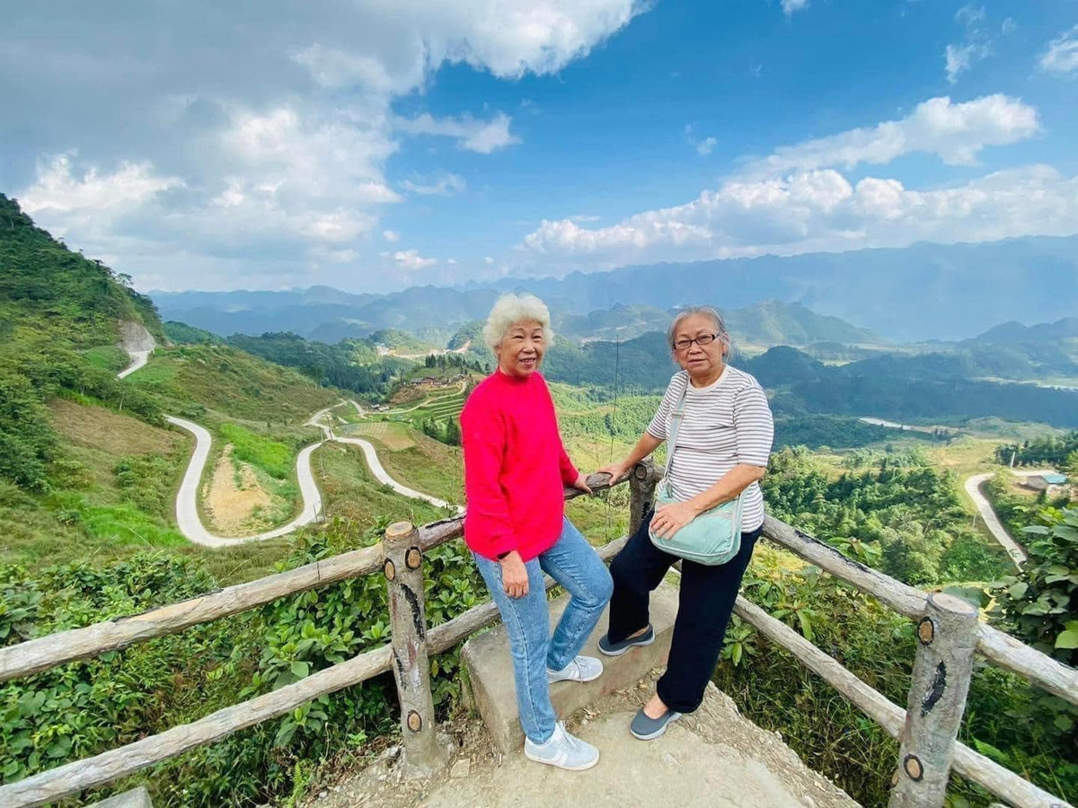 Bà Lý thật lòng tâm sự, đêm đầu tiên di chuyển từ Hà Nội đến Hà Giang, bà gần như mất ngủ. Bà không quen với những cung đường đèo dốc quanh co, tạo cảm giác cơ thể như đang chao đảo.