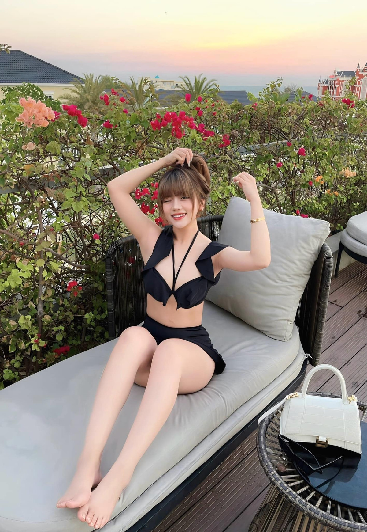 Tuy nhiên dù nguyên nhân gì, lúc đó Bảo Hân vẫn khẳng định cô và bạn trai cũ vẫn là bạn, không có drama và khẳng định Khói rất tốt.