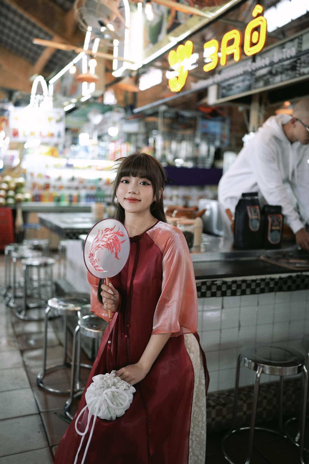 Ở thời điểm chia tay dù cả 2 bên đều không nói rõ lý do là gì nhưng có nhiều tin đồn được đưa ra. Có người cho rằng có thể vì Bảo Hân thông báo cô sẽ sang Úc du học, có người lại khẳng định vì Khói quay lại với người yêu cũ.