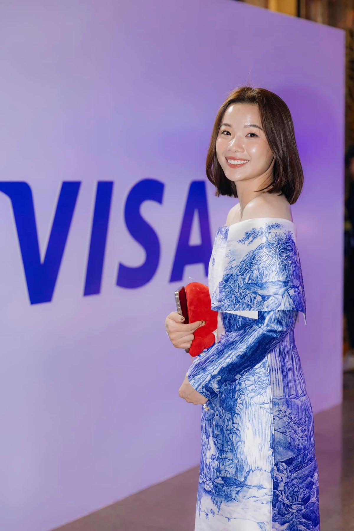 Thùy Linh xuất hiện tại sự kiện với bộ đầm ấn tượng.