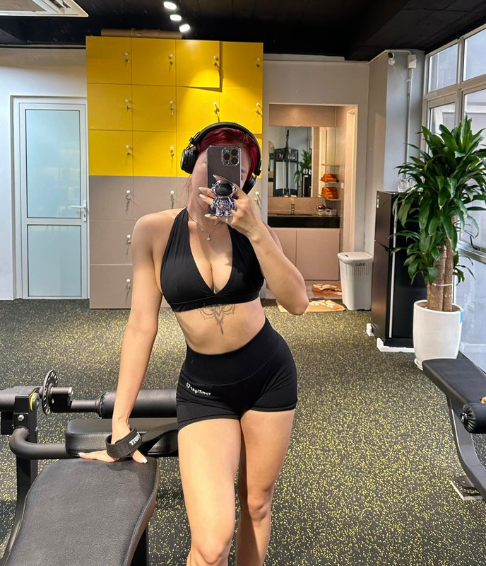 Không chỉ trở thành một PT cho người tập gym, nữ nhân viên văn phòng ngày nào giờ đây đã khởi nghiệp thành công với hai phòng tập gym mang thương hiệu Huyền Dior Private Training tại Hà Nội.