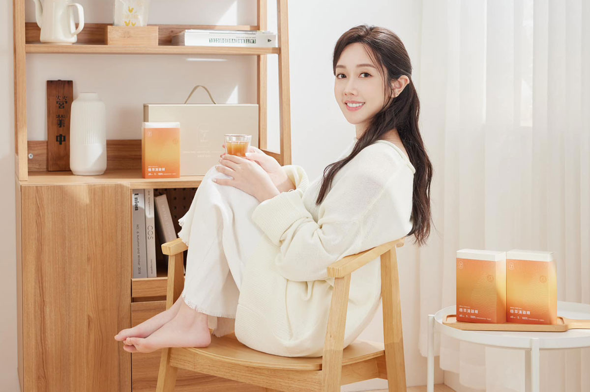 Không đủ tiêu chuẩn chiều cao để vào ngành cảnh sát, Wu Chia Yin bén duyên thể thao và trở thành VĐV bắn súng tài năng. Thành tích lớn đầu tiên của cô là tấm huy chương bạc tại giải vô địch bắn súng châu Á 2014 ở Kuwait.