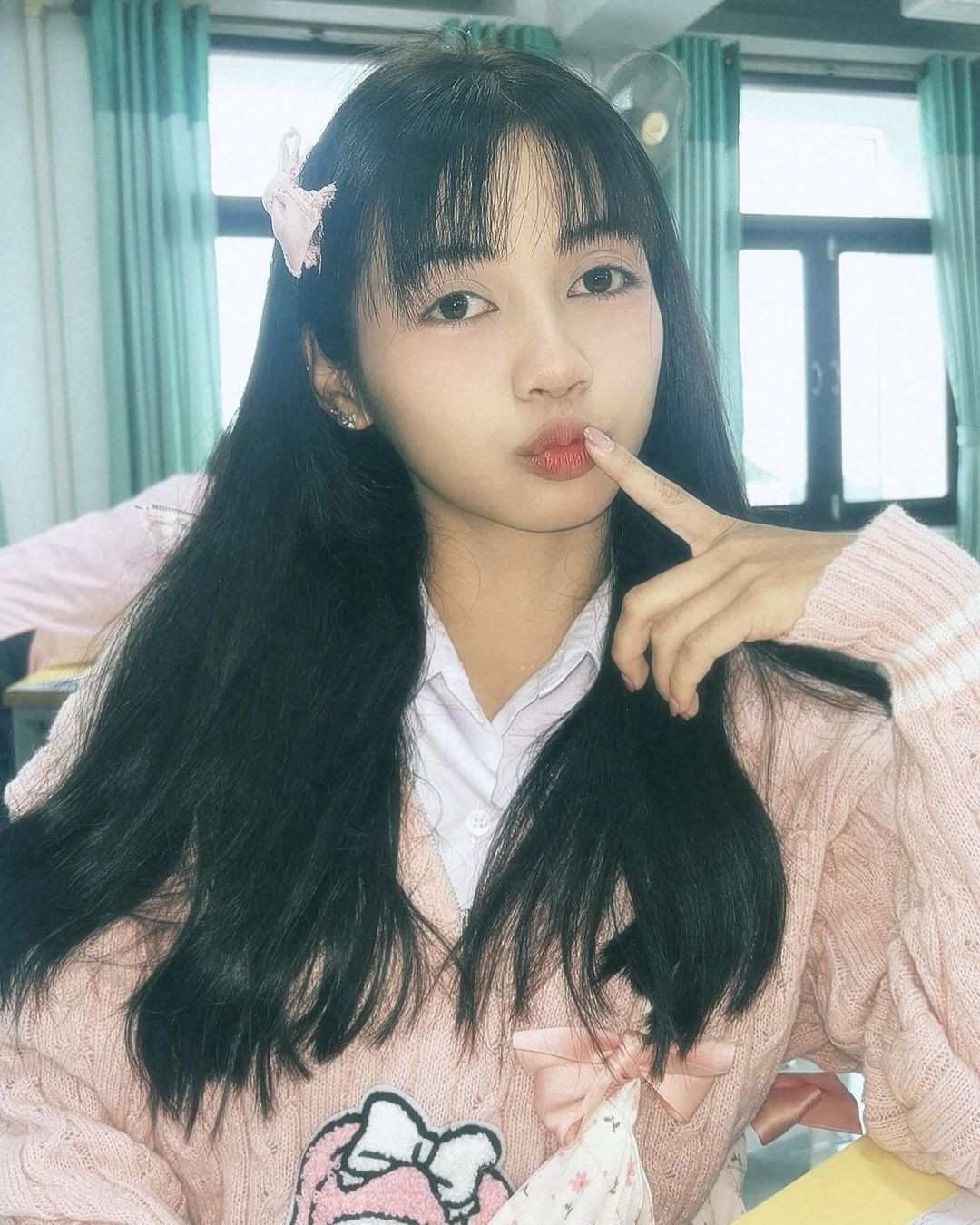 Ngoài đời, Kuilthida theo đuổi phong cách nữ tính, nhẹ nhàng.