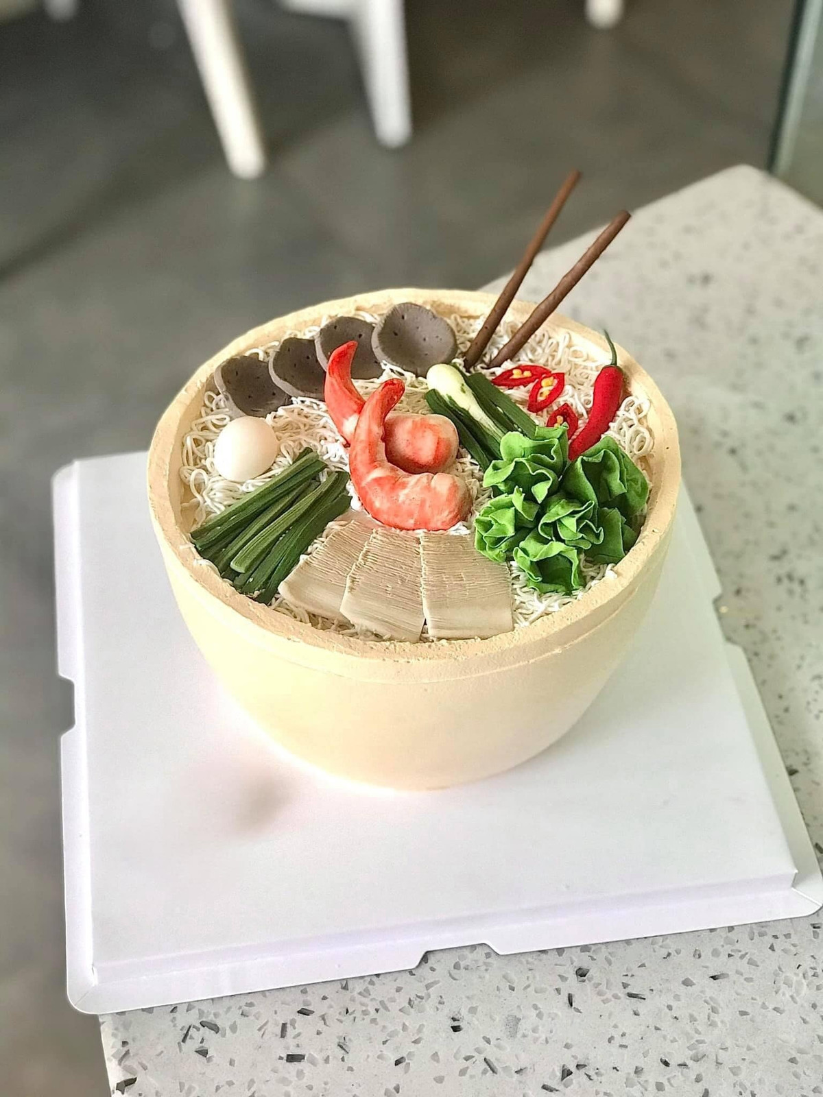 Chia sẻ trong bài viết của mình, Trung Nguyễn viết: "Là 1 người đam mê ẩm thực nhưng dòng đời xô đẩy làm bánh kem.. lại gặp được những tâm hồn đồng điệu nên đã tạo ra được những sản phẩm sau đây...Bánh kem - nhưng lại rất đậm đà hương vị của những món ăn truyền thống Việt Nam".