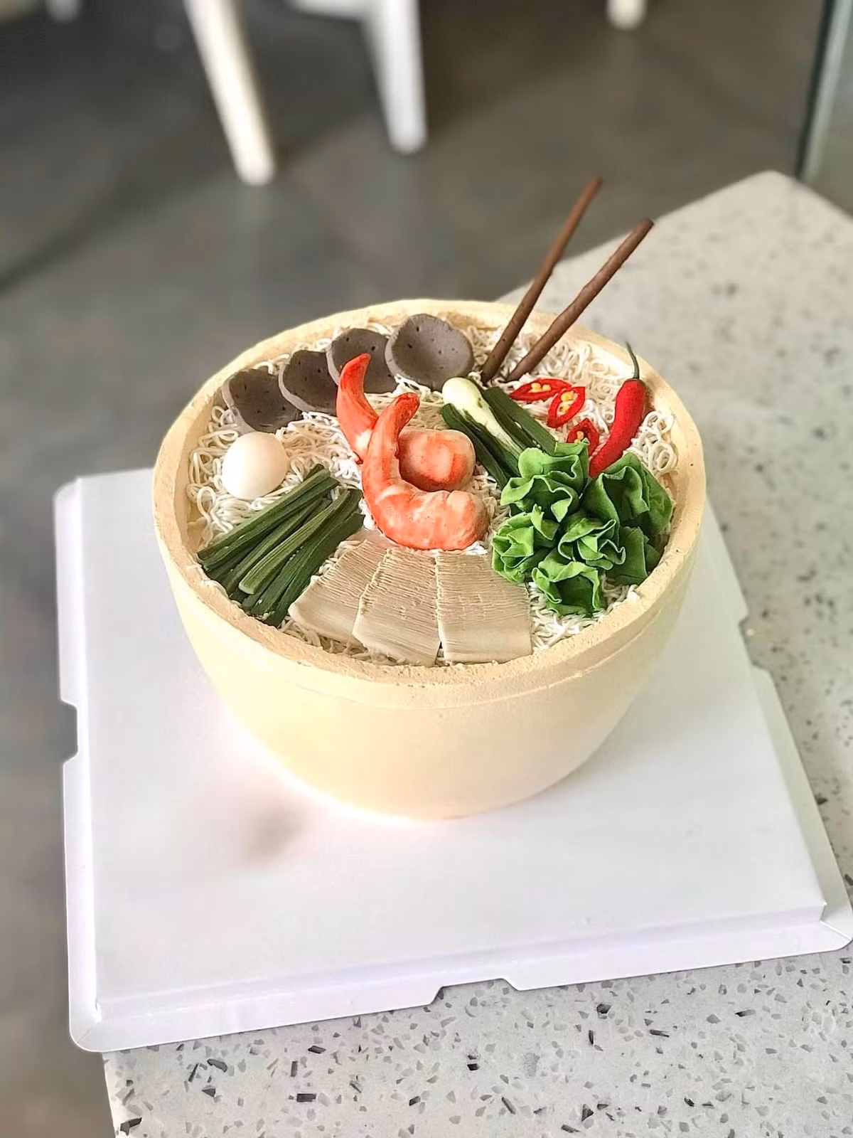 Chia sẻ trong bài viết của mình, Trung Nguyễn viết: "Là 1 người đam mê ẩm thực nhưng dòng đời xô đẩy làm bánh kem.. lại gặp được những tâm hồn đồng điệu nên đã tạo ra được những sản phẩm sau đây...Bánh kem - nhưng lại rất đậm đà hương vị của những món ăn truyền thống Việt Nam".