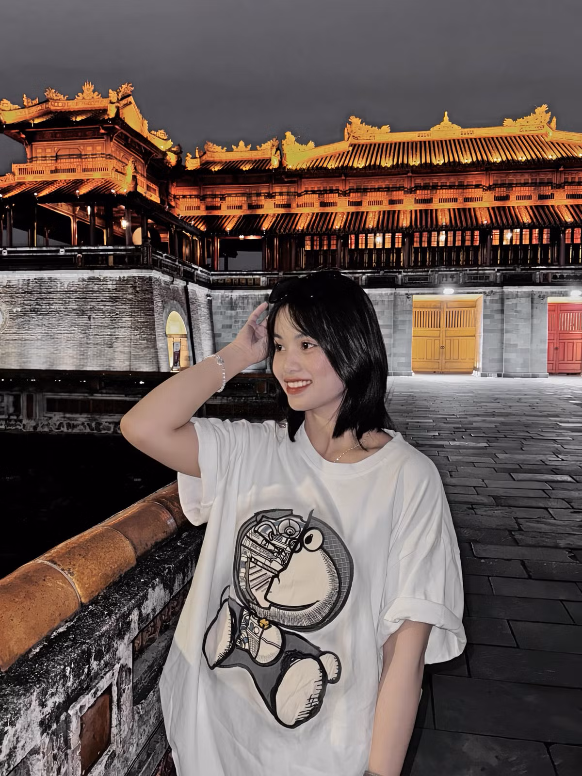 Ánh Nguyệt ghi điểm với phong cách thời trang đời thường cá tính, trẻ trung và phù hợp với lứa tuổi.