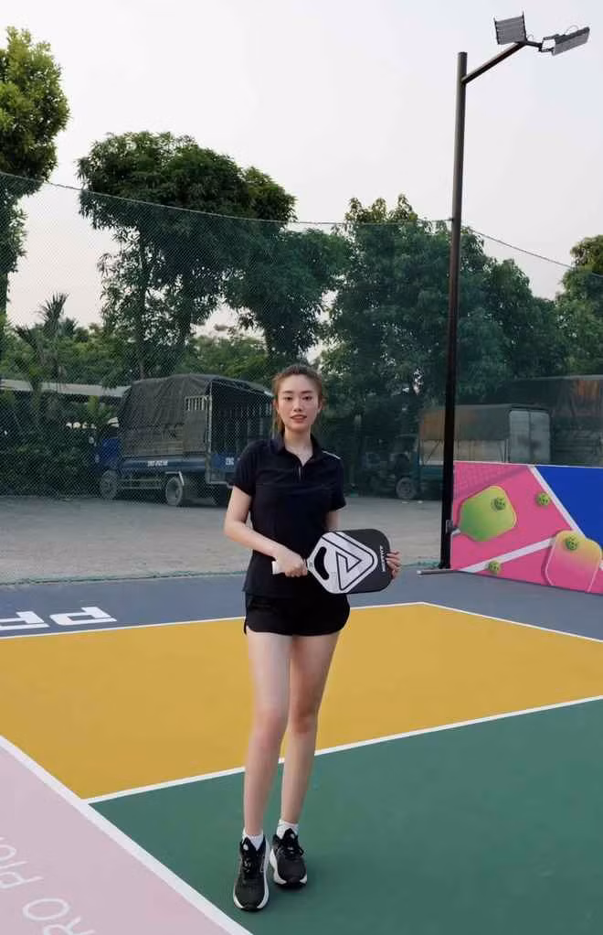 Hot girl, diễn viên trẻ Kiều My mê mẩn Pickleball vì giúp tăng tính linh hoạt, sự dẻo dai của bản thân và đặc biệt là hỗ trợ giảm cân, đốt calo hiệu quả.
