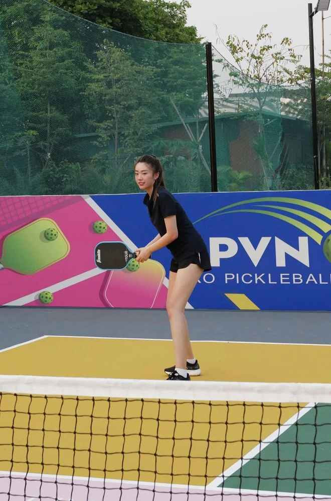 Trên trang cá nhân, Kiều My cũng thường xuyên khoe những khoảnh khắc Pickleball.