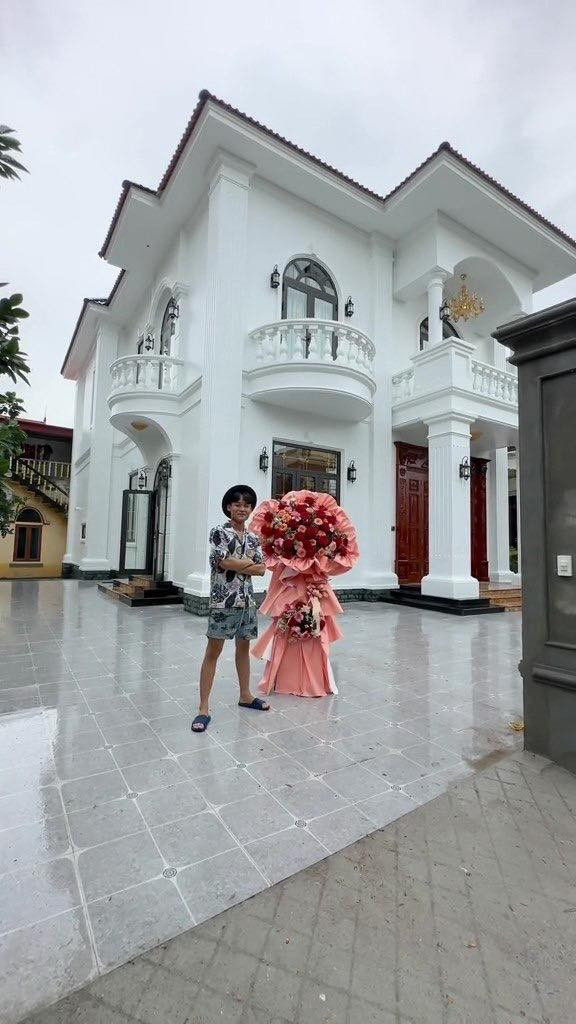 Chàng trai nhỏ bé chỉ cao 1m67 nhưng thành quả thì khiến nhiều người phải ngước nhìn.