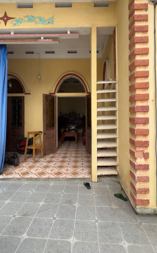 Ngôi nhà cũ của gia đình Đỗ Đạt không bị phá bỏ mà vẫn được giữ lại.