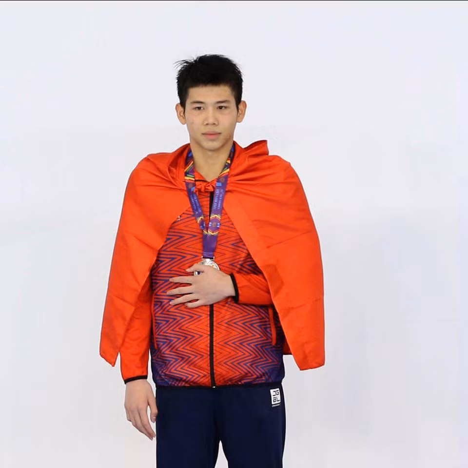 Hành trình đến với bộ môn bơi lội của chàng trai trẻ khá thú vị. Được biết ban đầu anh chàng bén duyên với bộ môn này do bị bố bắt, do lười học. Dần dần,Quang Thuấn mới yêu thích môn này và theo đuổi con đường vận đông viên chuyên nghiệp.