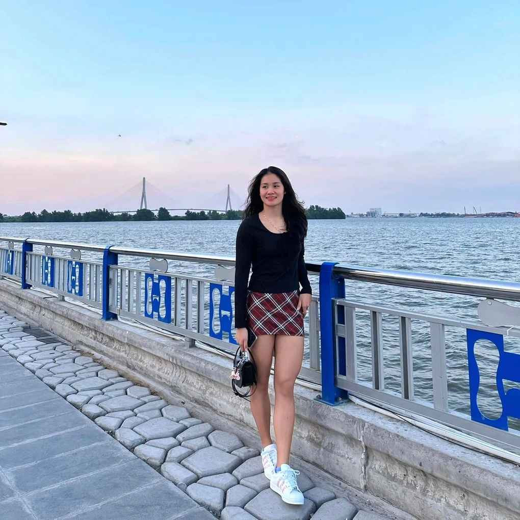 Khác với hình ảnh khi tham gia thi đấu, Mỹ Tiên bên ngoài ghi điểm với hình ảnh đời thường giản dị, có chuyện tình yêu đẹp 4 năm bên cạnh nam vận động viên bơi lội nổi tiếng.