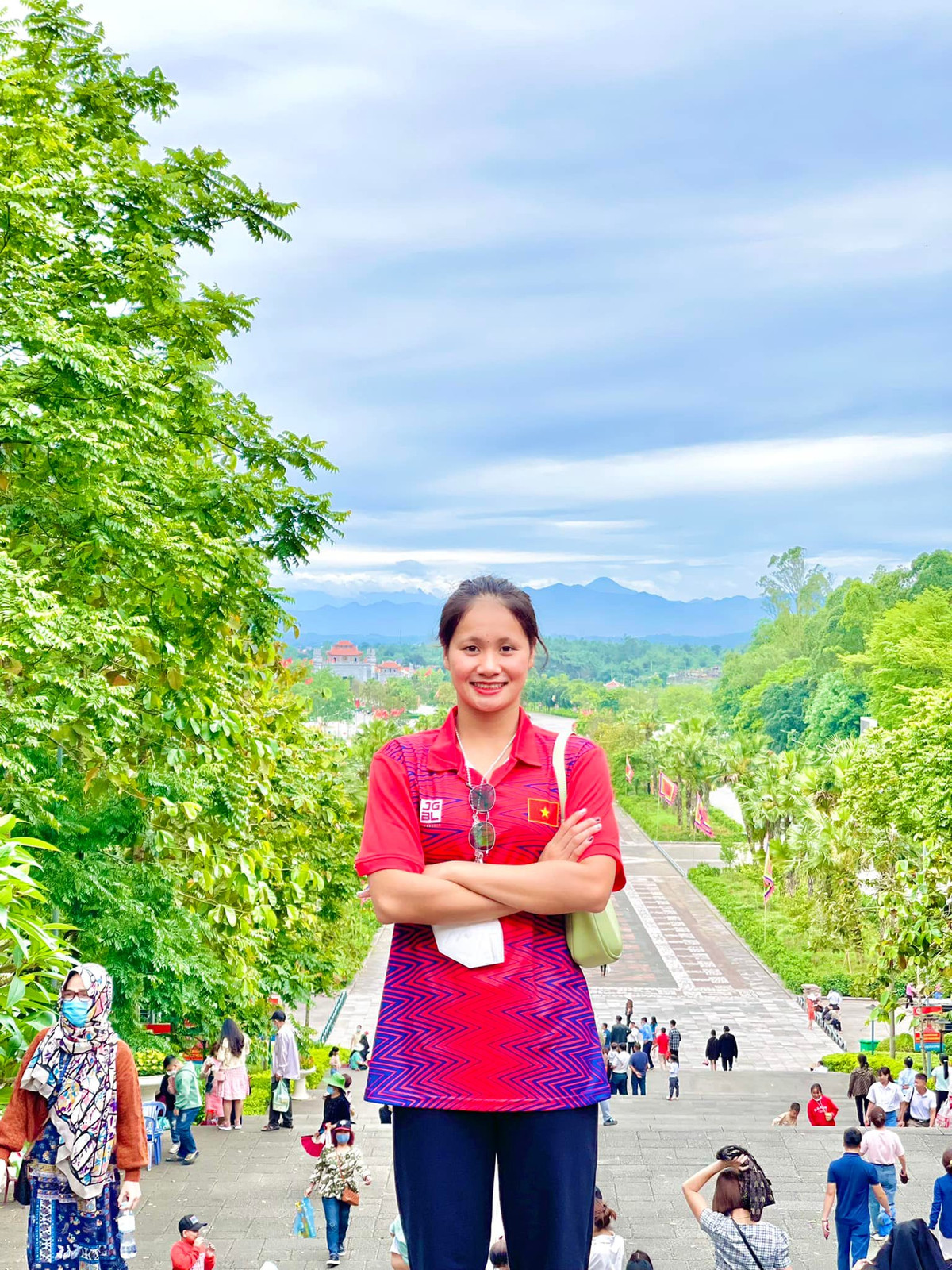 Rời bỏ bộ trang phục thi đấu quen thuộc, Mỹ Tiên bên ngoài là cô gái có gu thời trang nữ tính, trẻ trung.