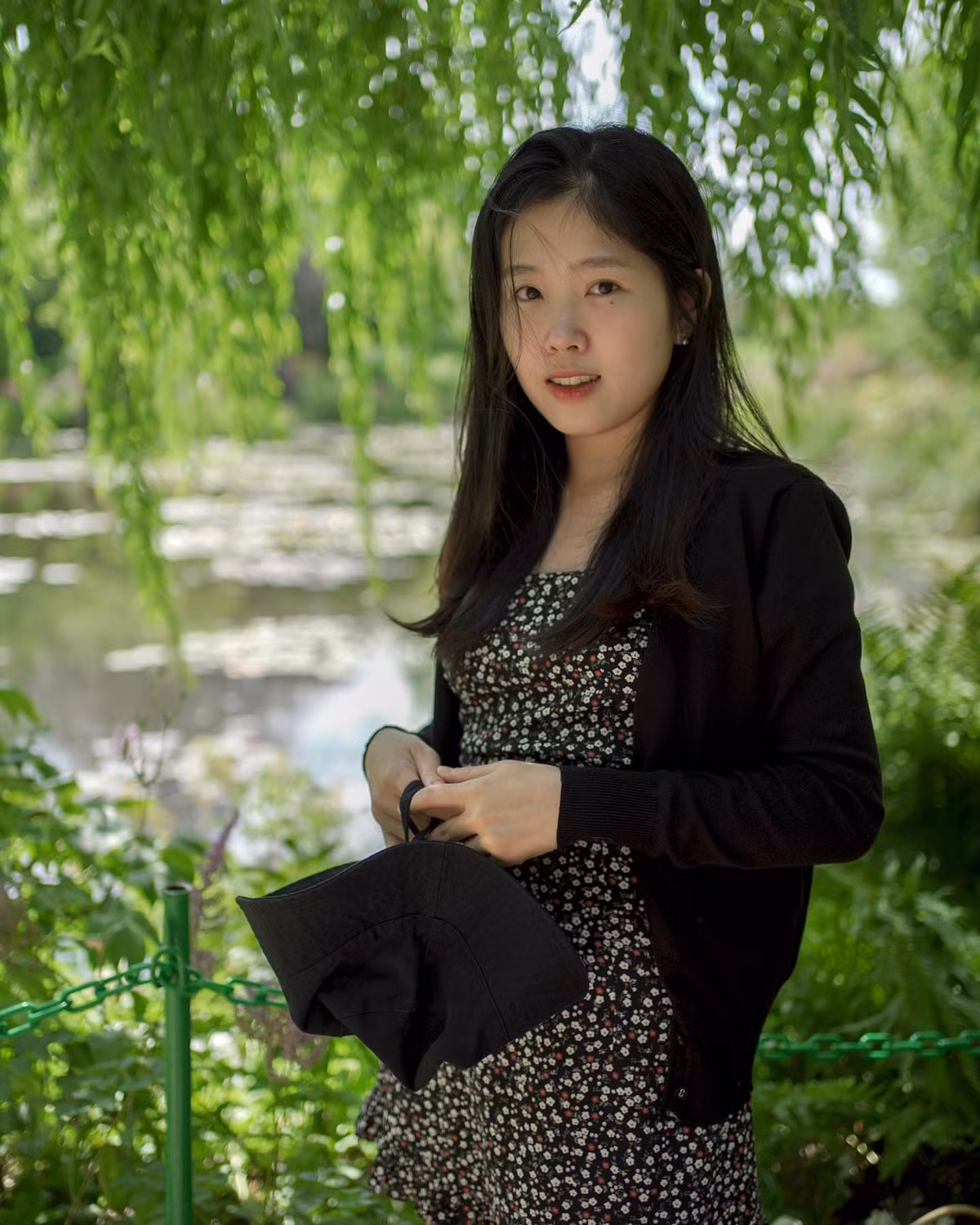 Nhiều người nhận xét, ngoài những kiến thức, chia sẻ của Diệp Minh, điều khiến người xem cảm thấy ấn tượng và có cảm giác “chữa lành” chính là bởi màu phim, góc quay nên thơ của cô.