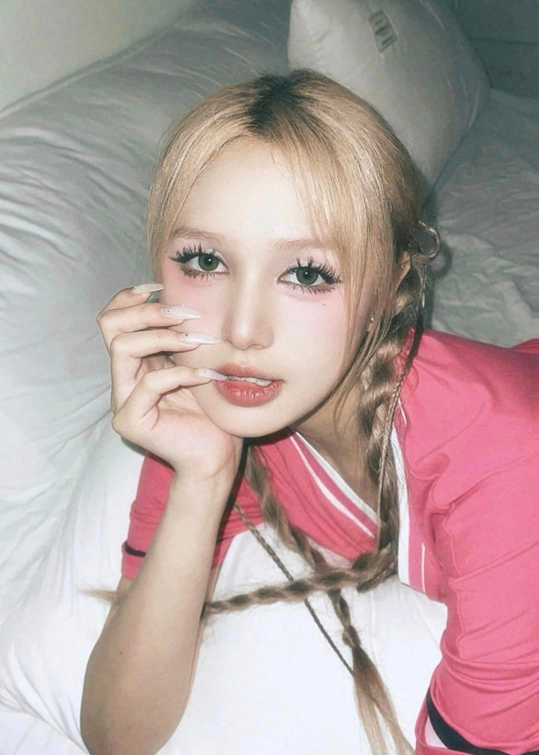 Những hình ảnh gần đây của Xoài Non được nhiều người cho rằng có vẻ như cô nàng đã lấy lại cân bằng cuộc sống và bước tiếp sau biến cố hôn nhân.