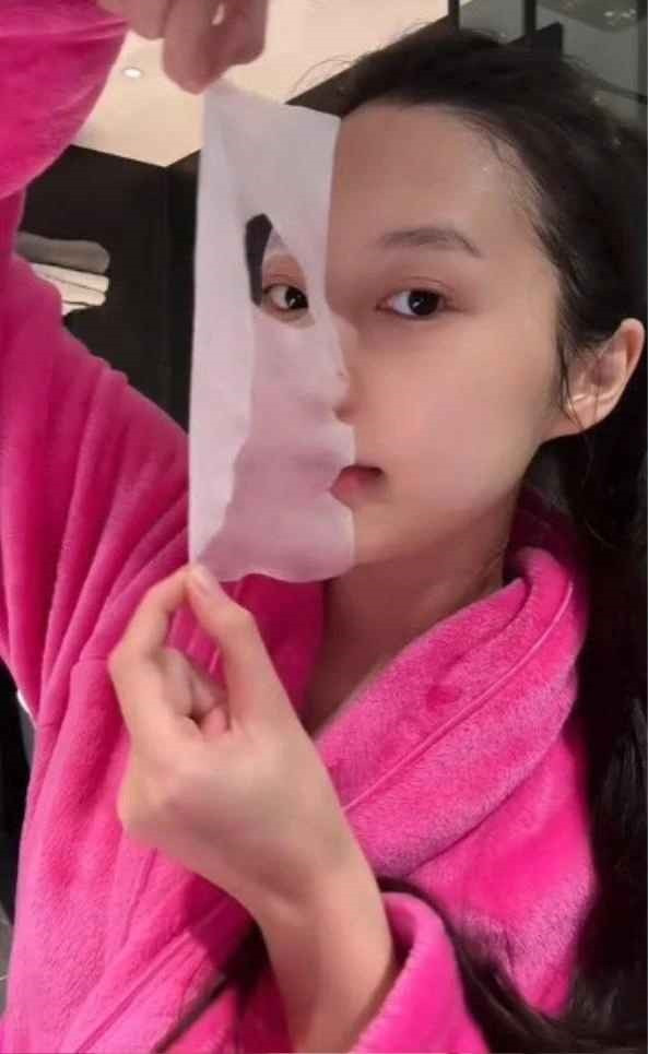 Doãn Hải My không ngại đăng tải những khoảnh khắc mặt mộc, tạo nên "cơn sốt" khắp các diễn đàn mạng xã hội.