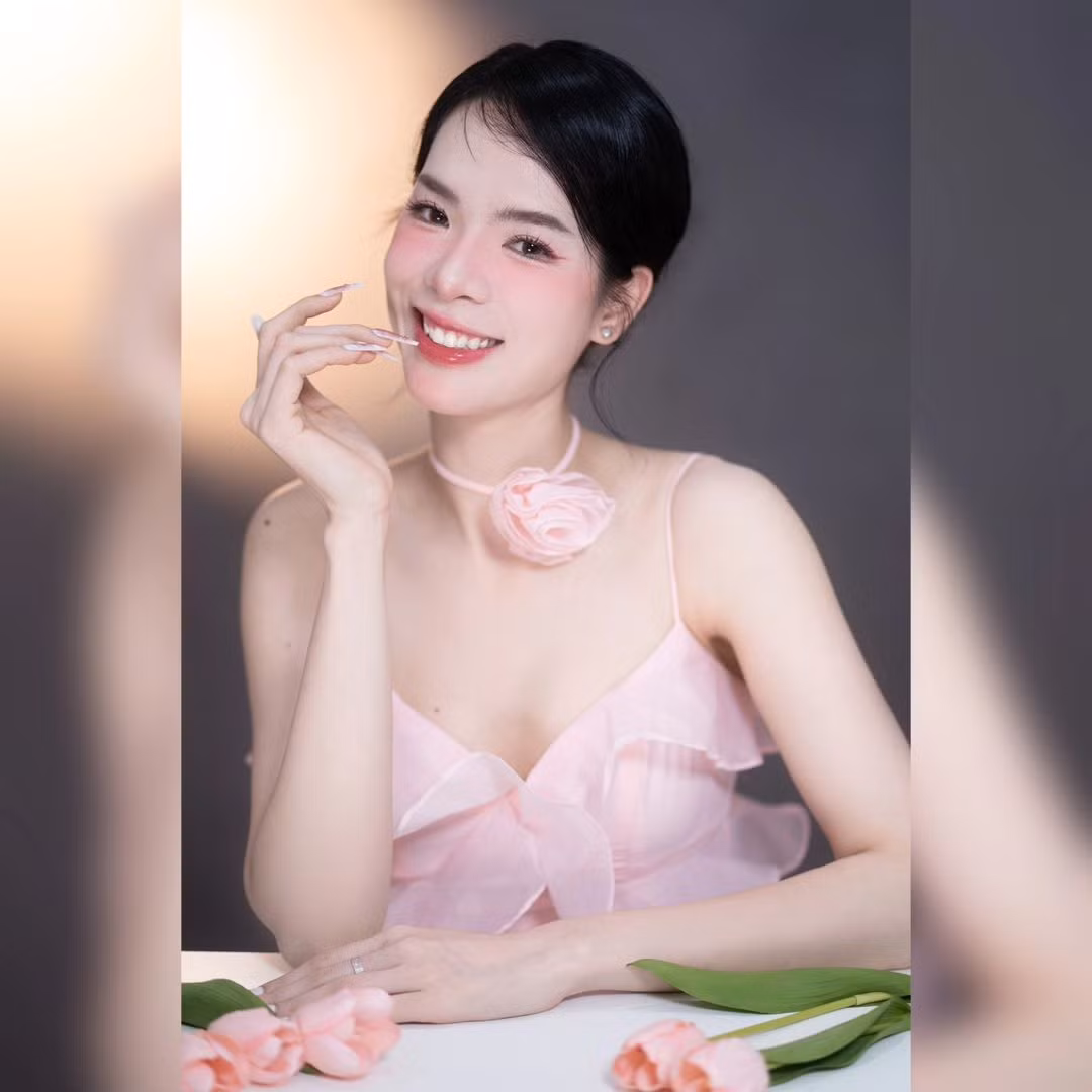 Cô thường xuyên khoe những bức ảnh về cuộc sống đời thường lên mạng xã hội.