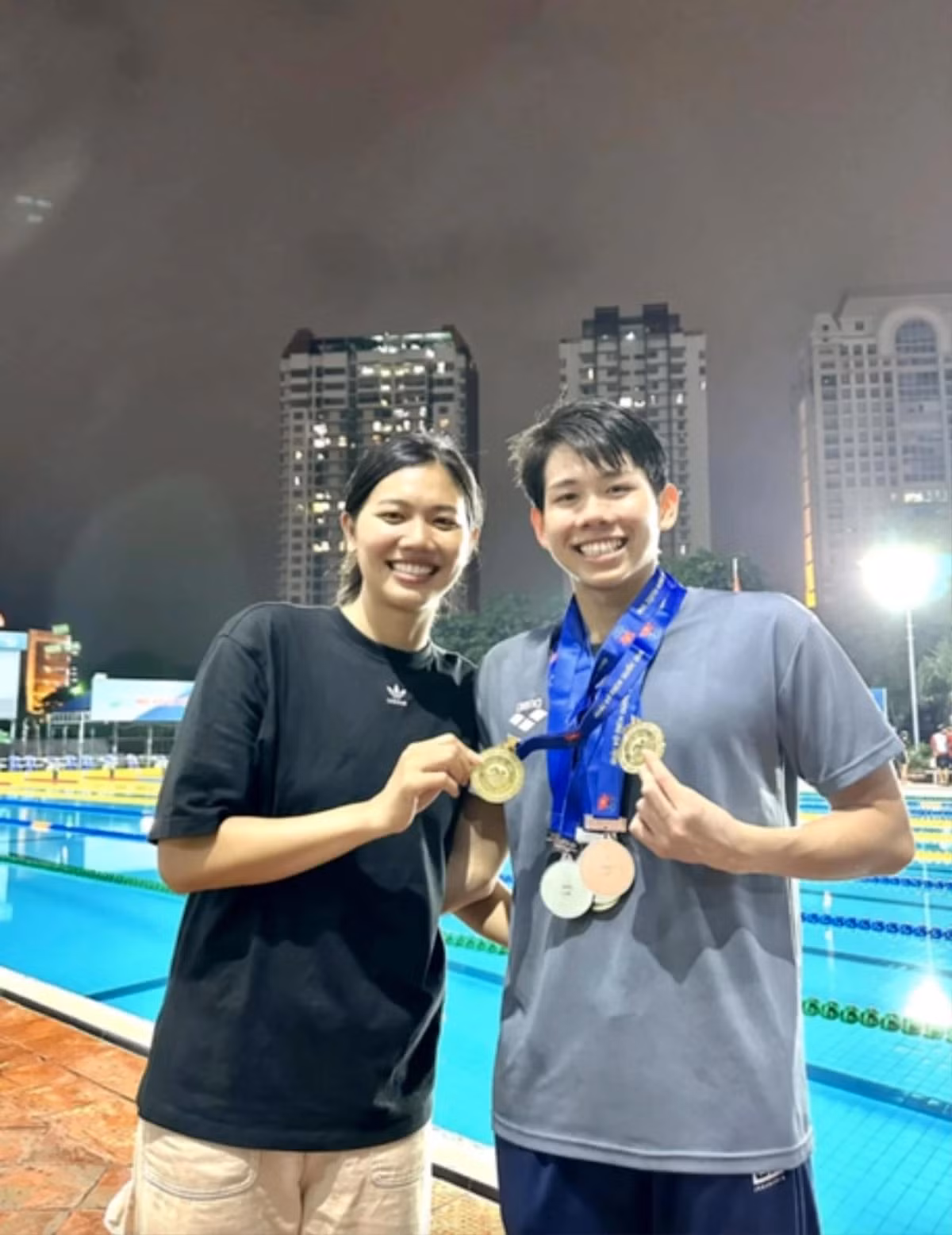 Du song lowkey, em trai Anh Vien van khien cong dong mang chu y-Hinh-3