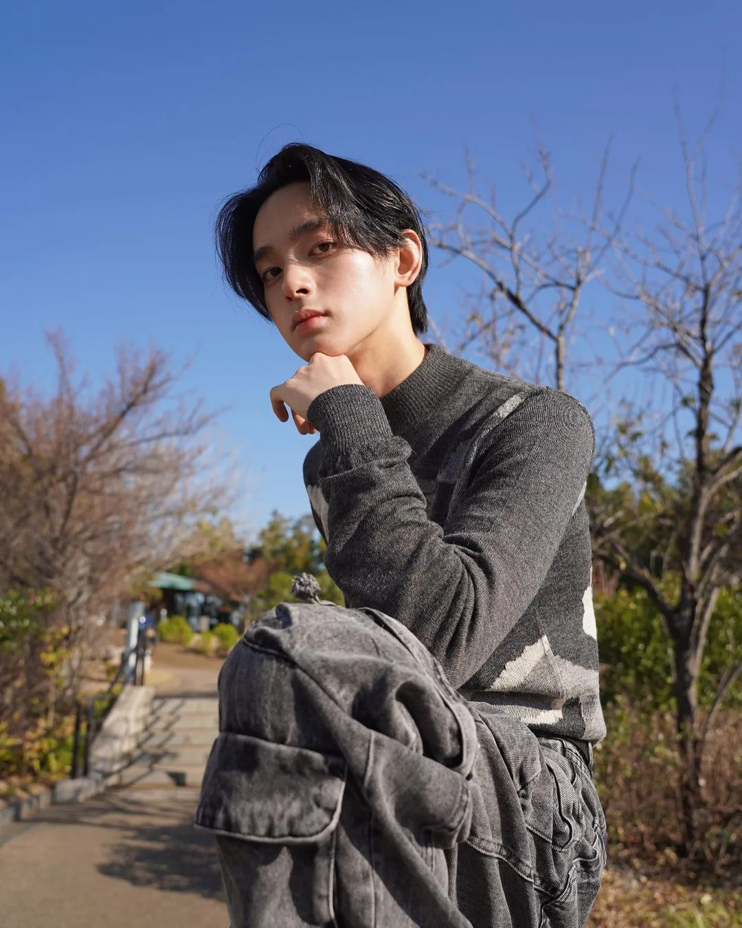 Gia Bảo sinh năm 2007, hiện đang là học sinh lớp 10 đến từ tỉnh Hyogo, có bố mẹ đều là người Việt.