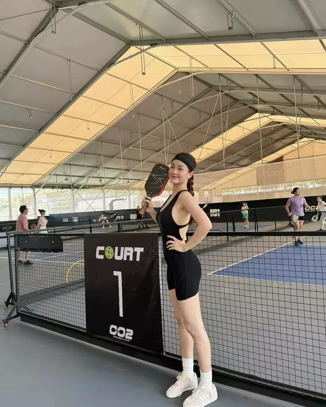 Á Hậu Diễm Trang rất hào hứng lên sân tập.