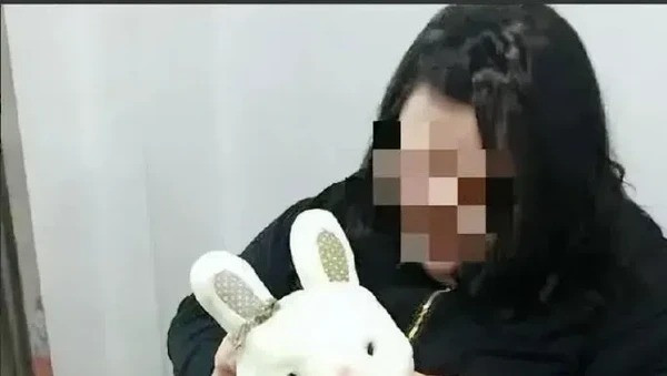 Mặc dù công việc mukbang có thể khiến nhiều người trở nên giàu có nhưng nó cũng bào mòn sức khỏe của họ từng ngày. Ảnh sử dụng trong bài: Weibo.