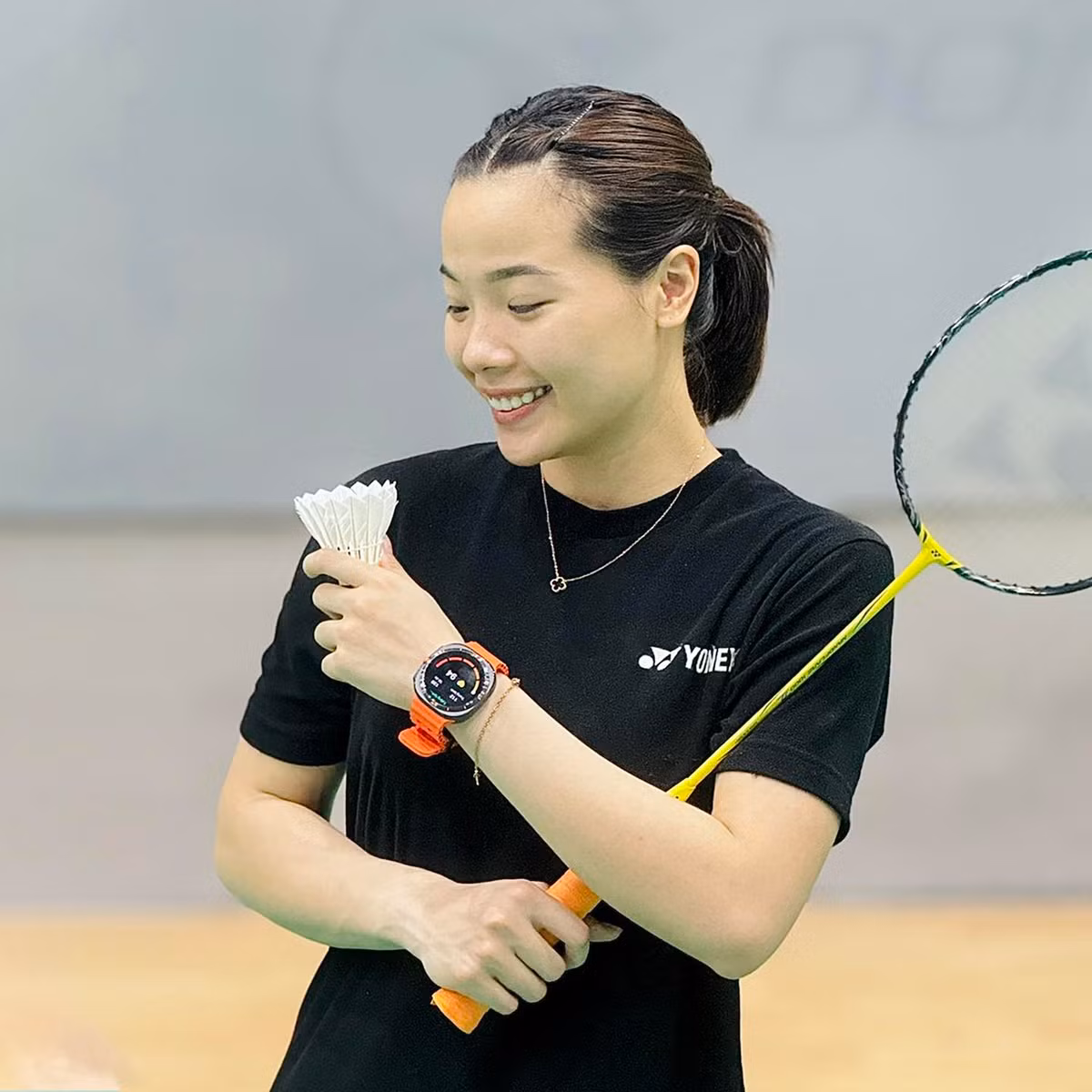 Năm 15 tuổi, Thùy Linh giành Huy chương vàng đầu tiên và trở thành hiện tượng ở các giải đấu cấp quốc gia. Nhưng phải đến 6 năm sau, cô mới có thể vượt qua Vũ Thùy Trang để giành vị trí số 1 của cầu lông nữ Việt Nam.