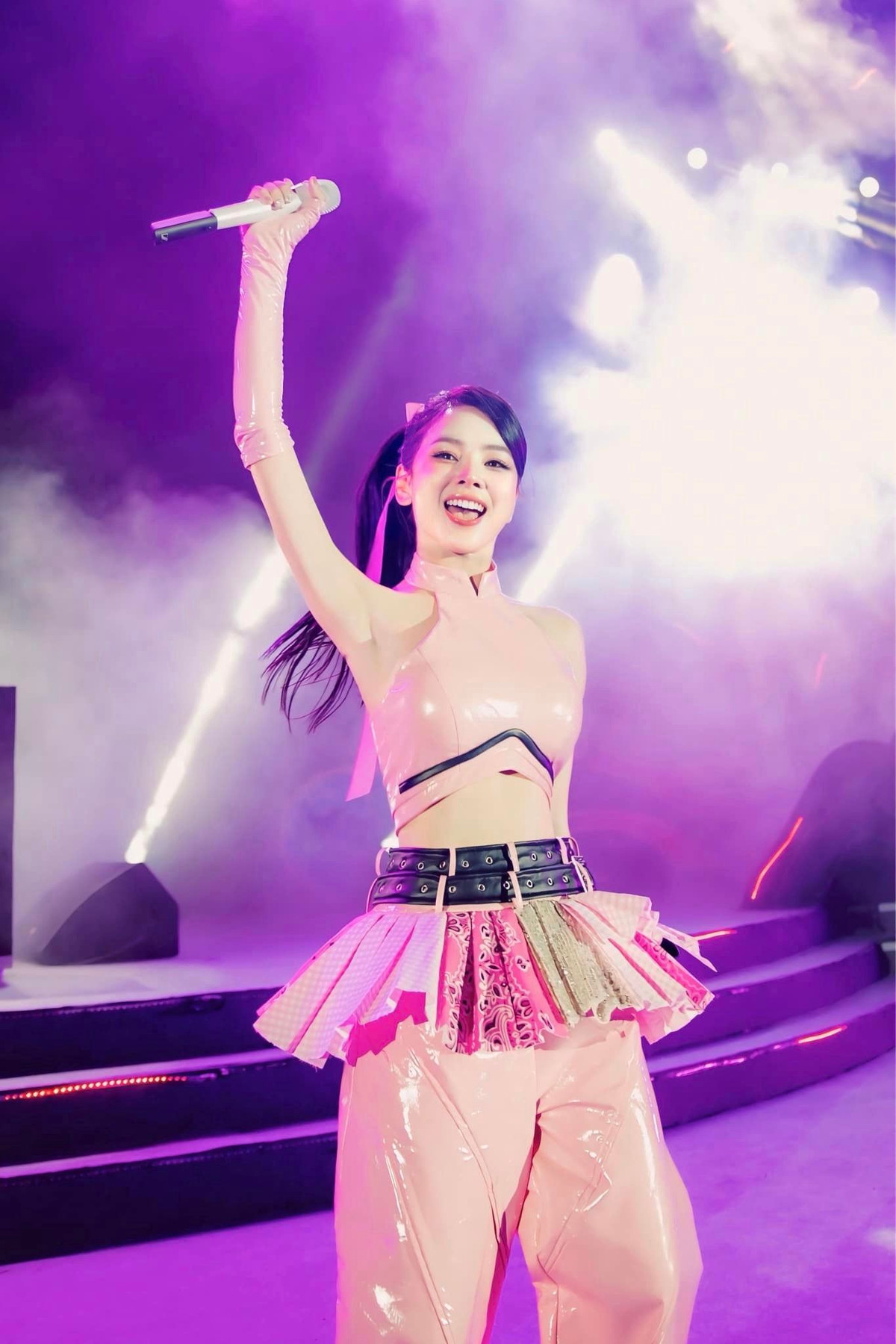 Nữ DJ Mie (tên thật Trương Tiểu My, SN 1995, quê Đà Nẵng) là một cái tên đã quá quen thuộc trong làng DJ Việt, dòng nhạc cô theo đuổi và thành công là EDM. Ảnh: FBNV