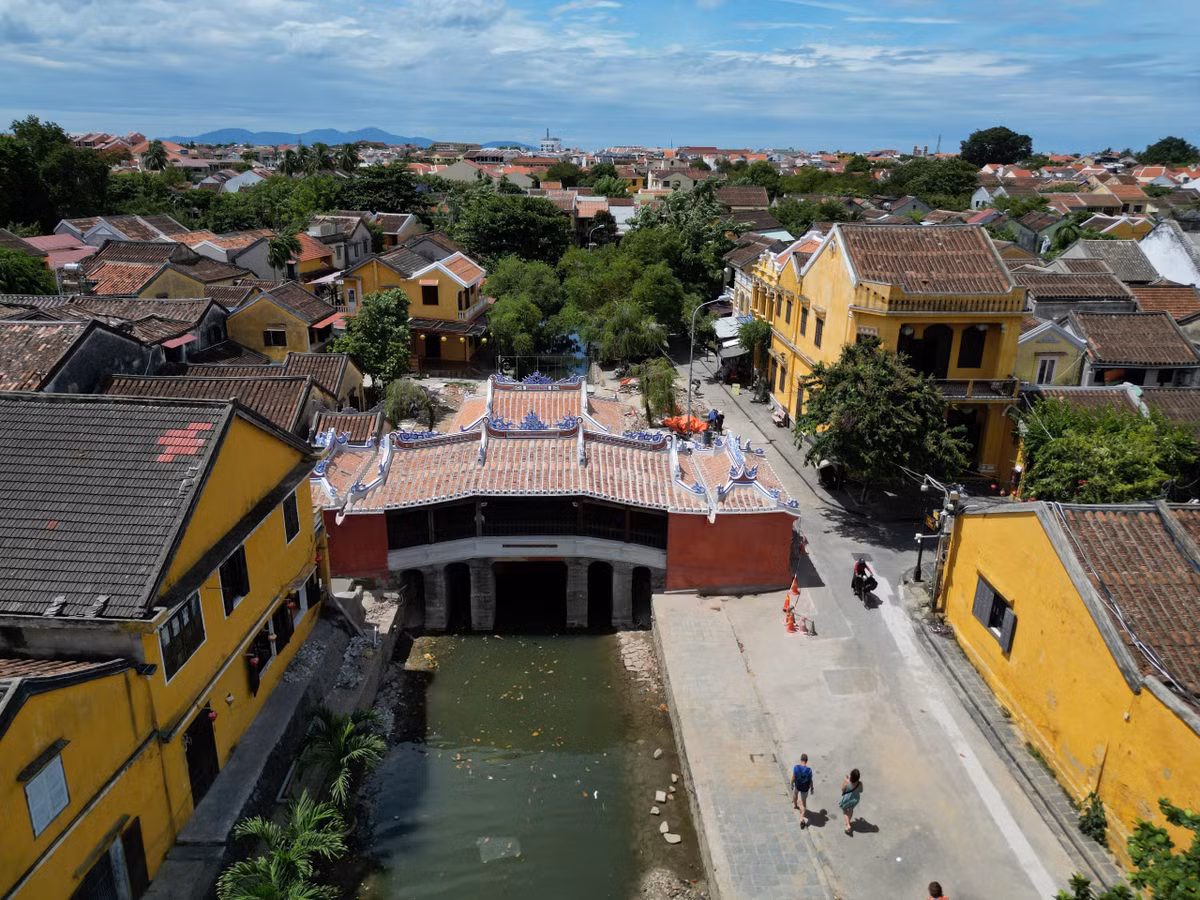 Việc phục hồi màu sắc, dù thế nào cũng không thể tránh làm cho di tích có phần "mới" ra, nhưng điều quan trọng hơn là đã giữ gìn được tính nguyên gốc, đảm bảo tính nguyên tắc trong tu bổ di tích phù hợp với bản chất vốn có của di tích.