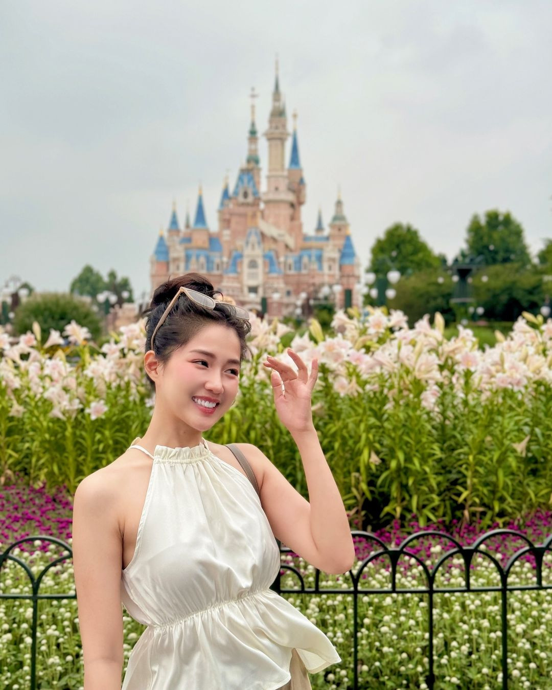 Nhan sắc của Kiều Trinh được nhận xét là ngày càng sắc sảo, mặn mà.