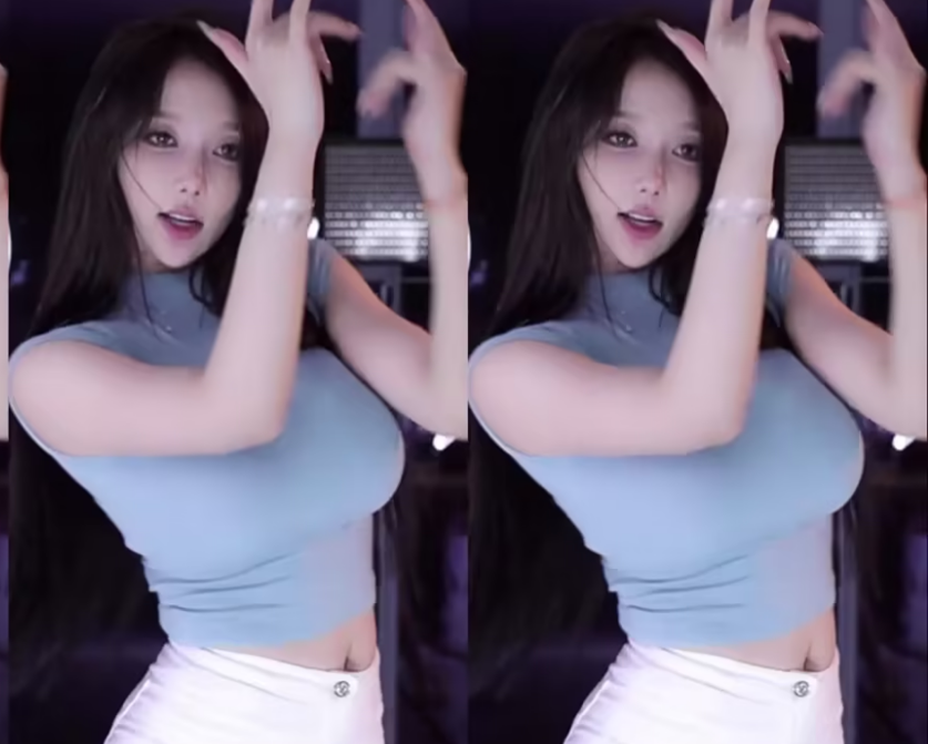 Anchor Mina là một nữ streamer khá có tiếng với vẻ ngoài xinh đẹp cùng thân hình bốc lửa.