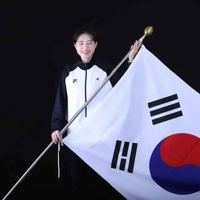 Trên các trang báo lớn như BBC Sports đã đánh giá Kim Ye-ji là "vận động viên ngầu nhất ở Thế vận hội này".