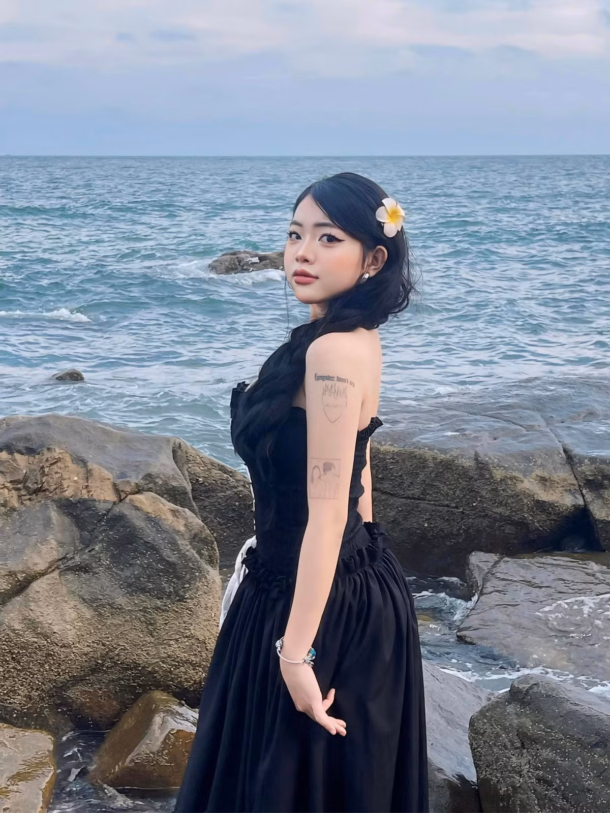 Khánh Ngân hiện có hơn 11.000 người theo dõi trên Facebook.