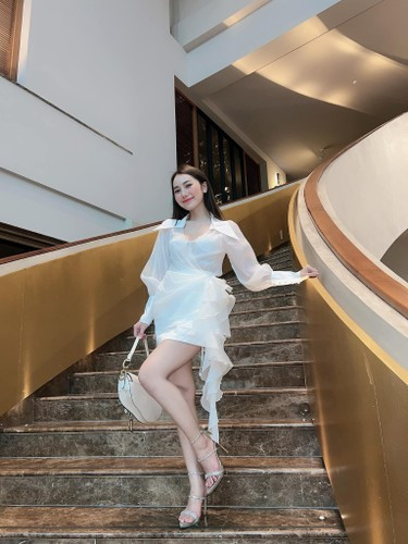 Trên trang cá nhân, Hoàng Kim Chi thường xuyên chia sẻ nhiều hình ảnh đời thường hay đi sự kiện đẹp mắt.