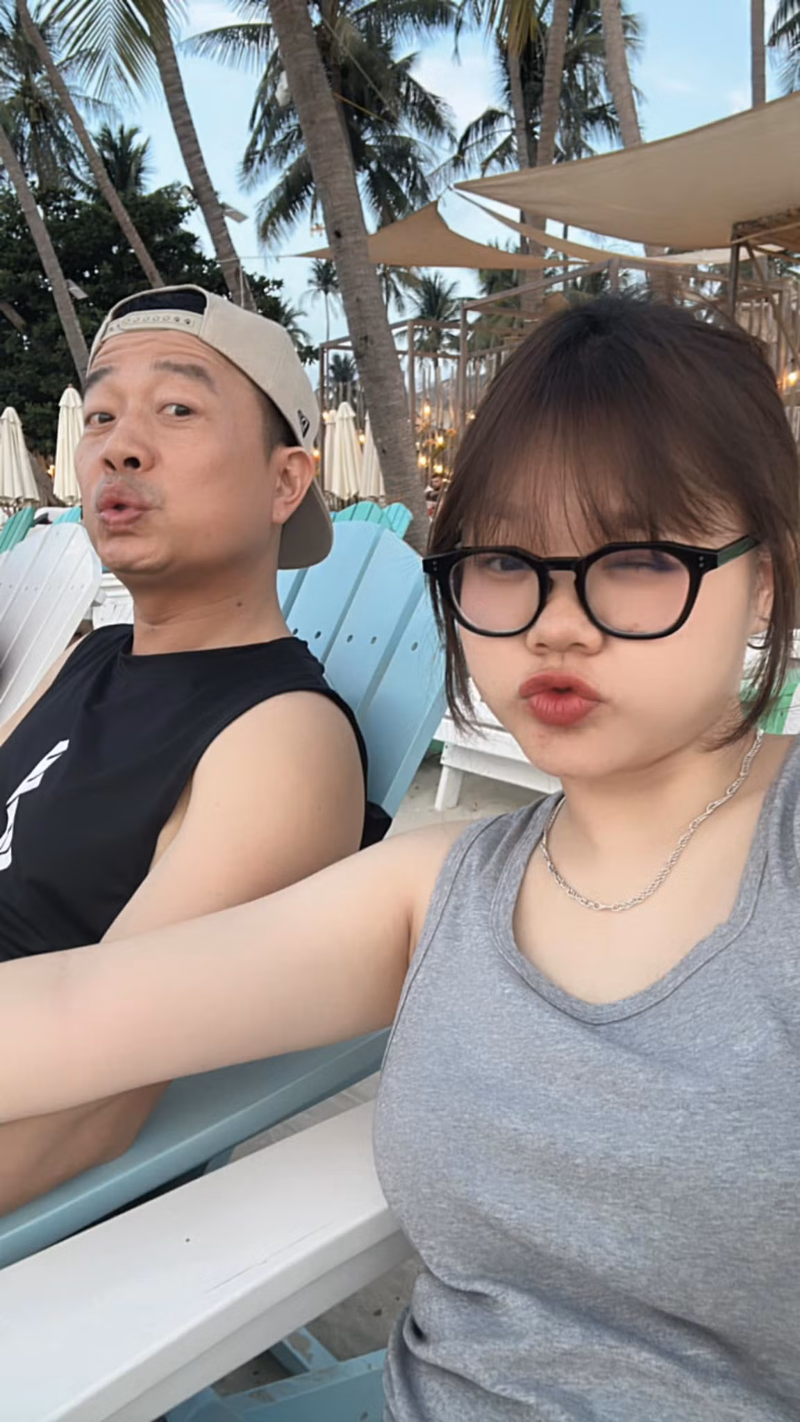 Anh Đảo cũng không ngại thể hiện tình cảm trước mọi người, anh chịu khó "hợp tác" trong những bức hình nhí nhố của vợ, anh cũng học nhảy những điệu nhảy "hot trend" Tiktok.