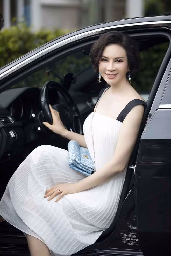 Dù là tên tuổi có tiếng trong showbiz nhưng MC Thanh Mai chọn lối sống riêng tư và kín tiếng. Cô hiếm khi chia sẻ chuyện tình cảm của bản thân với công chúng, đặc biệt là sau lần ly hôn đầu tiên.
