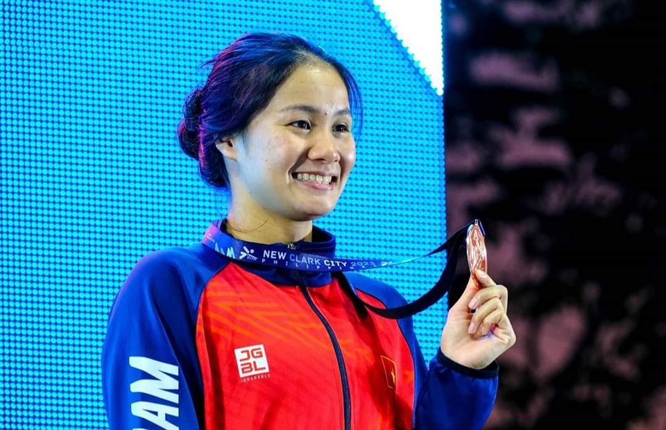 Tài năng trẻ của Long An cũng là vận động viên nữ duy nhất vượt chuẩn và tham dự giải bơi vô địch thế giới 2023, điều kiện bắt buộc của suất đặc cách Olympic ở môn bơi.