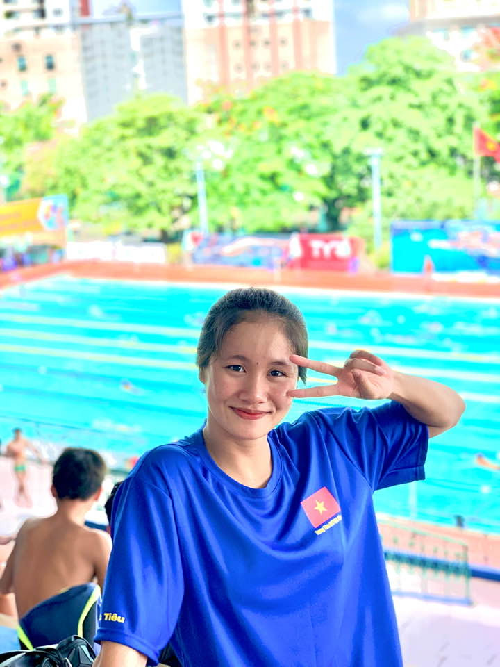 Hiện cô thuộc quản lý của Trung tâm Huấn luyện và Thi đấu Thể thao Long An.