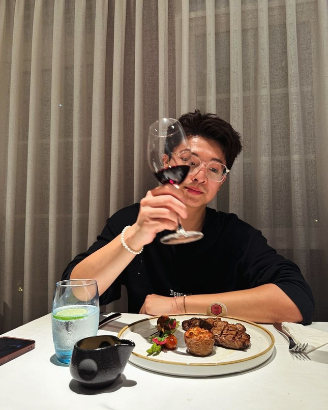 Khong du dam cuoi Midu, Harry Lu hien gio ra sao?