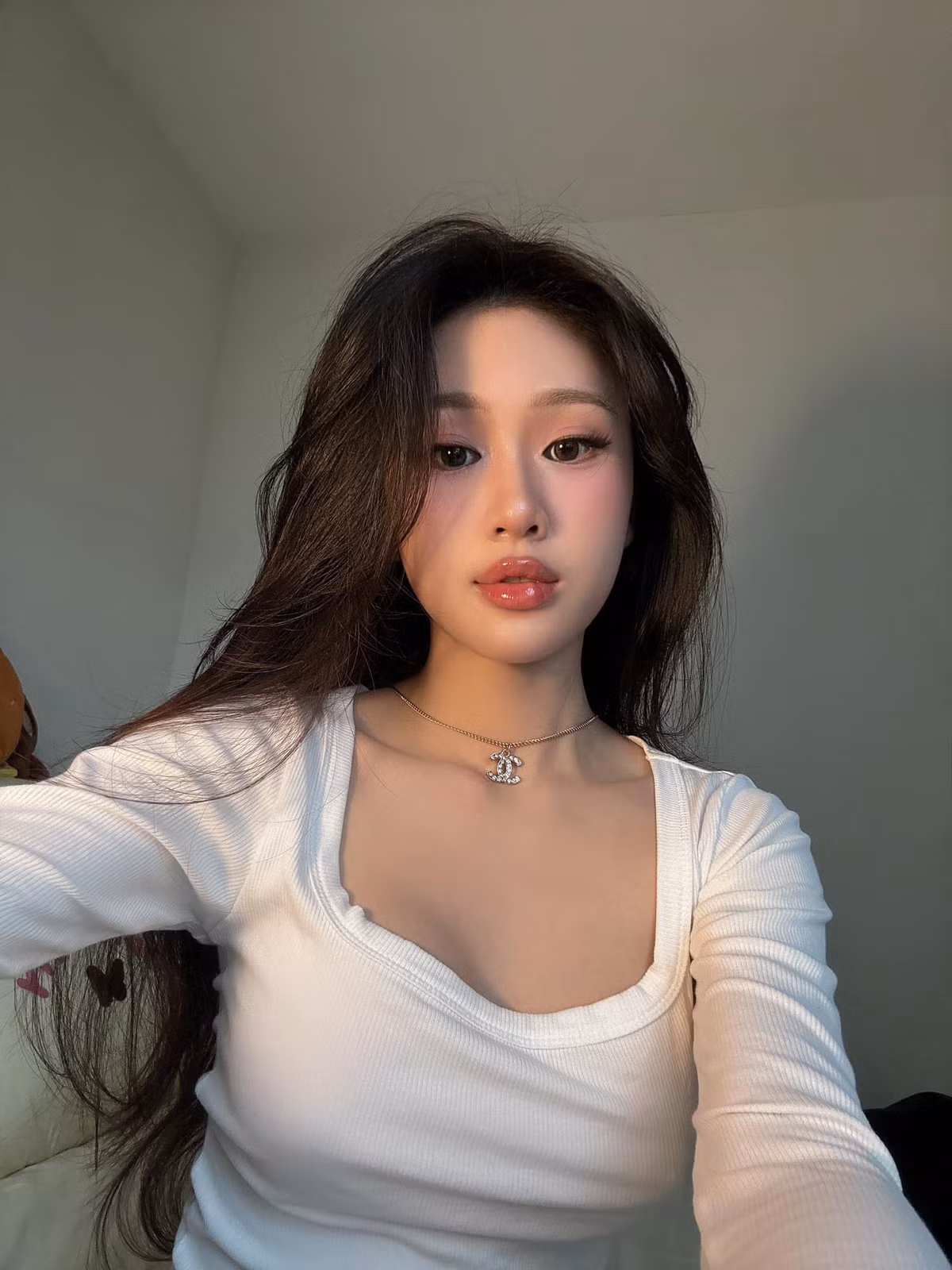 Thậm chí, sau khi ngắm những bức ảnh mới của Bảo Hân nhiều người phải nhận xét cô nàng có góc mặt đẹp tựa búp bê.