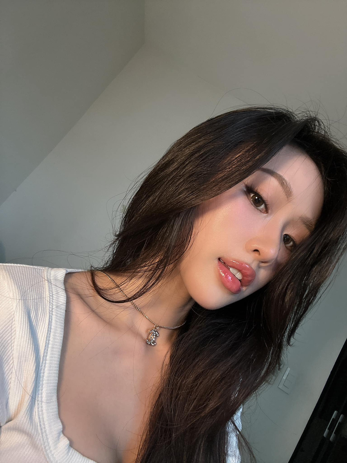 Góc nghiêng thần thánh khiến góc mặt của Bảo Hân trở nên quyến rũ hơn hẳn.