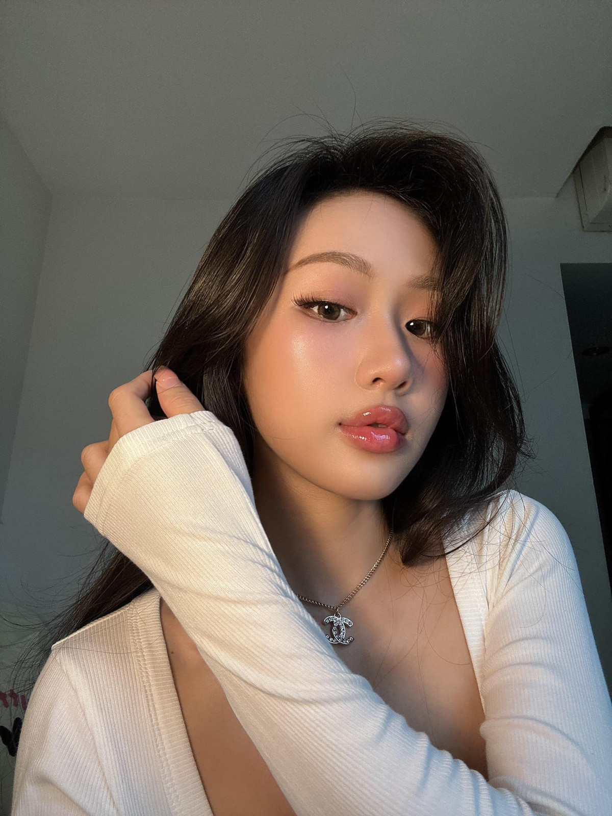 Bảo Hân thường xuyên xuất hiện với phong cách gợi cảm, quyến rũ. Những chiếc váy ngắn được nàng hot girl ưu ái diện thường xuyên.