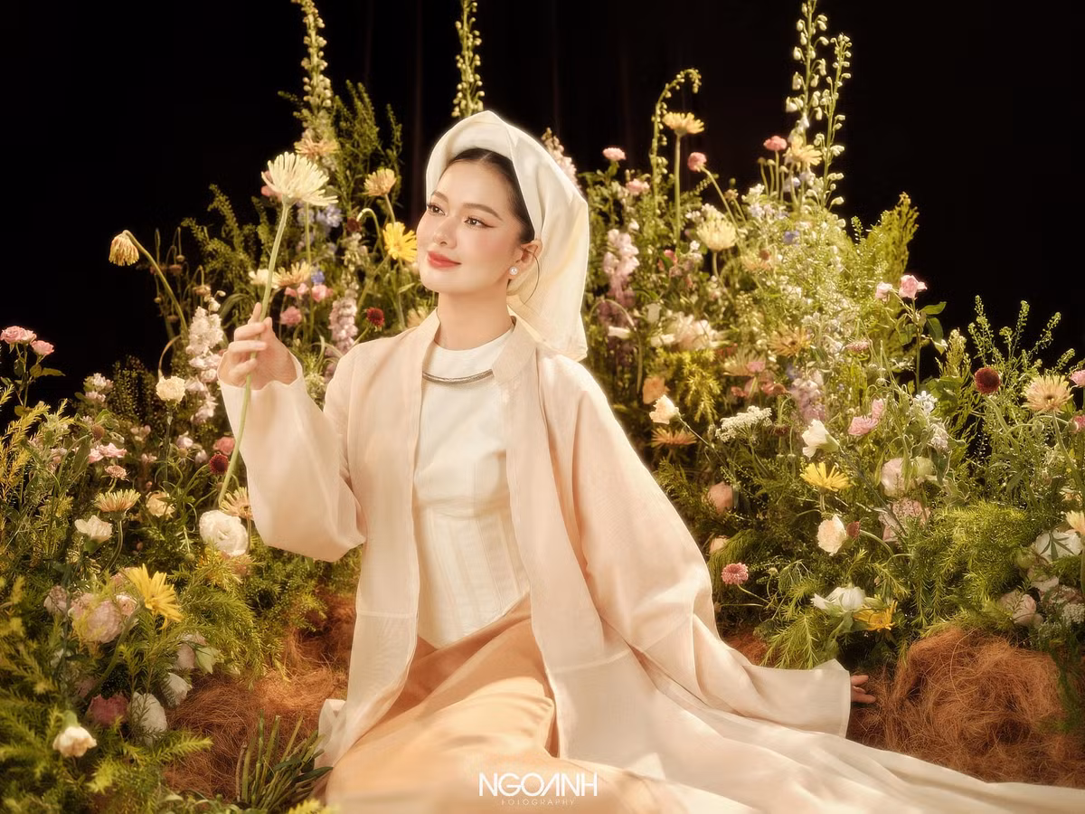 Bên cạnh công việc người mẫu ảnh và vũ công, Yên Đan được biết đến là nhà sáng tạo nội dung về thời trang, làm đẹp.