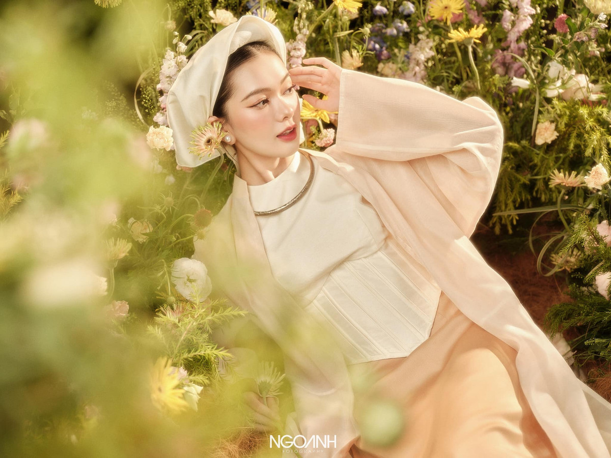 Trong thời gian là sinh viên, người đẹp từng tham gia nhóm nghiên cứu khoa học ở trường. Cô nàng Đắk Lắk còn tốt nghiệp ngành Nghệ thuật biểu diễn múa dân gian dân tộc, Trường trung cấp Múa TPHCM năm 2023.