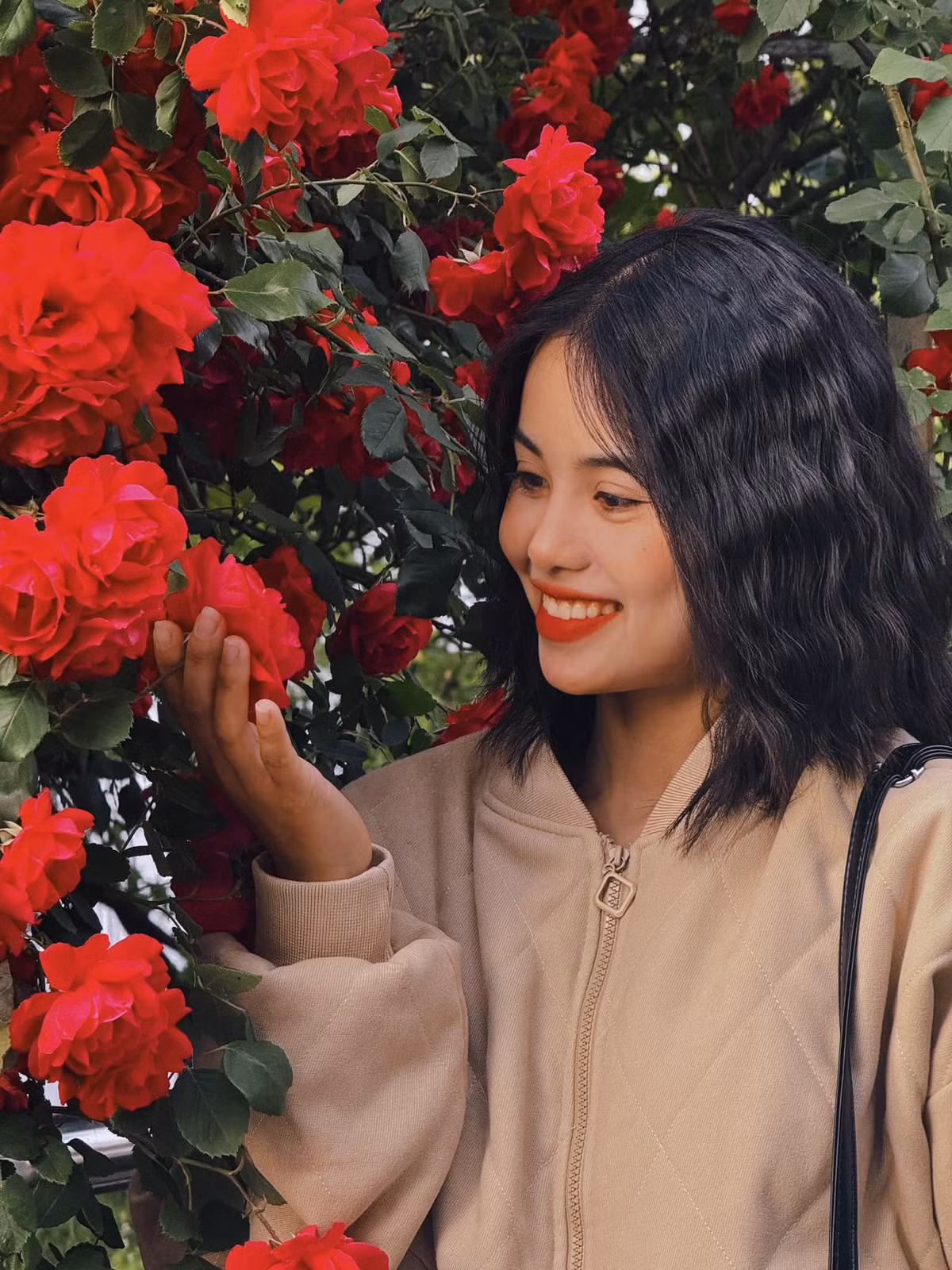 “Tôi đang nỗ lực hết mình. Mọi người đều biết là thi đấu các giải quốc tế có tính cạnh tranh rất cao và từng người trong đội tuyển bắn cung luôn đặt mục tiêu giành kết quả cao nhất”, Ánh Nguyệt chia sẻ.